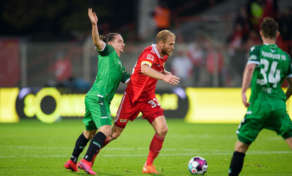 包含波鸿守住获胜优势，击败对手收获三分的词条